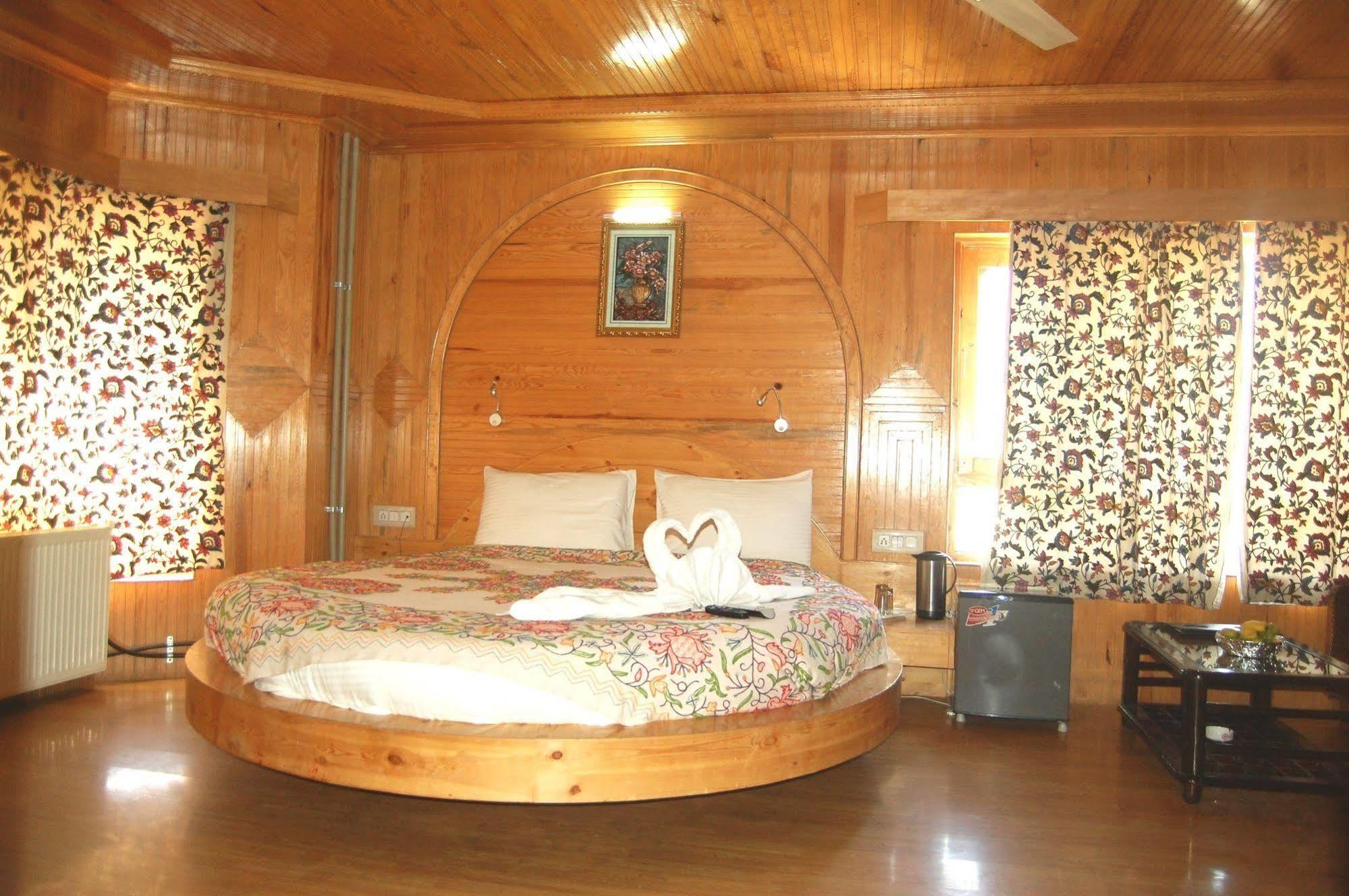 Hotel Paradise Inn Pahalgām Exteriér fotografie